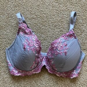 Wacoal Gray and Pink Lace Bra